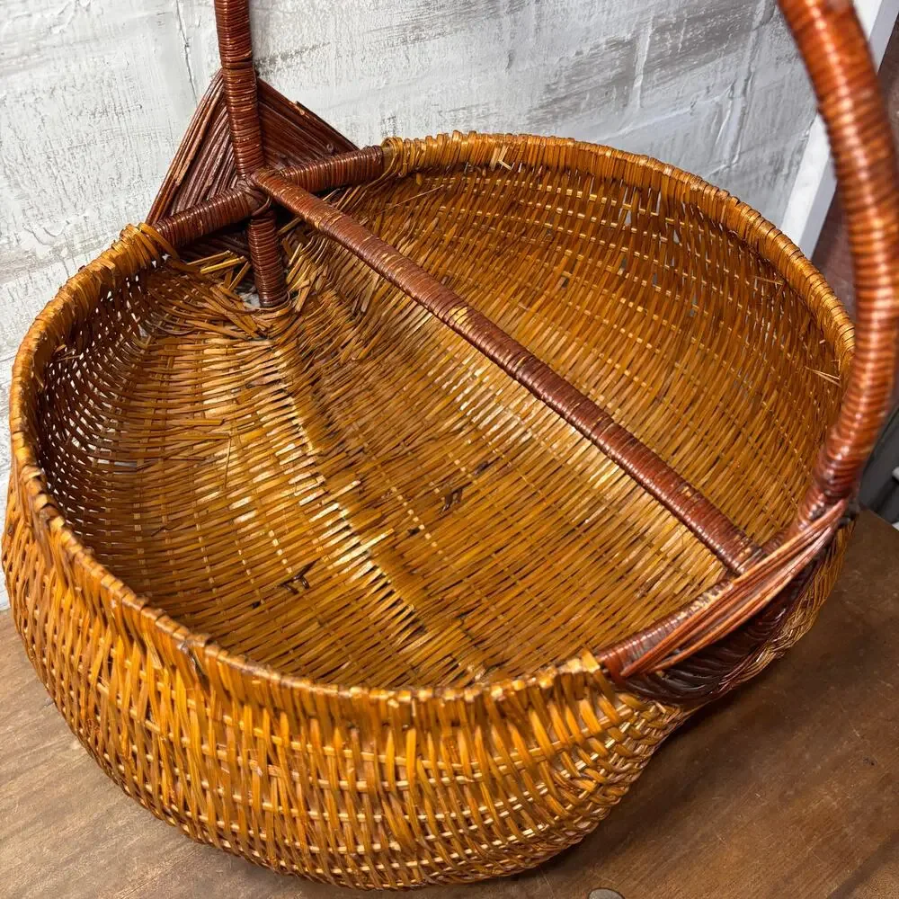 Vintage Hand-Woven Wicker Basket with Handle | 18